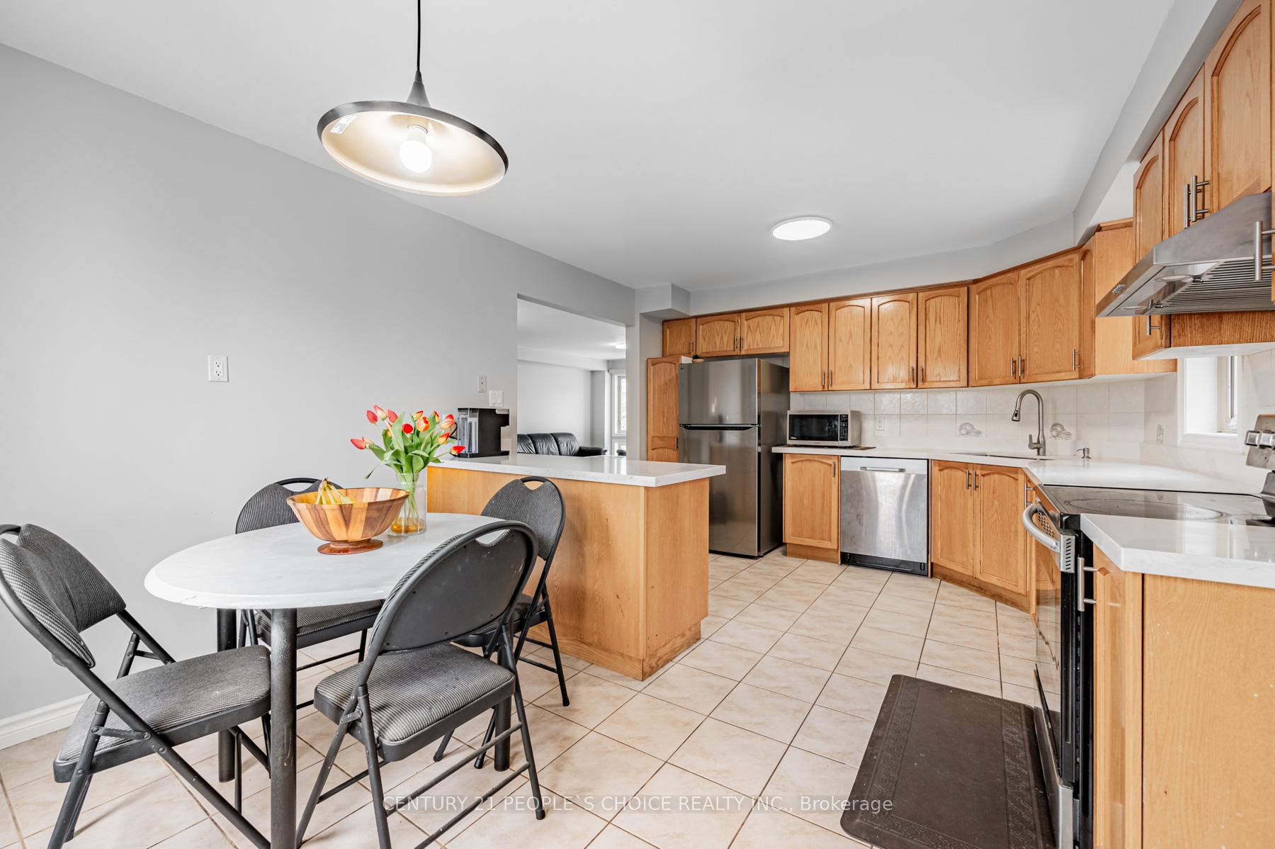 Photo 12 of 229 Islington Avenue, Etobicoke, New Toronto — HOMEH