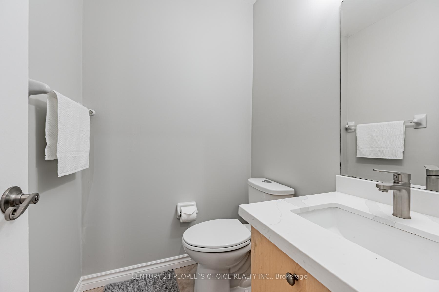 Photo 13 of 229 Islington Avenue, Etobicoke, New Toronto — HOMEH
