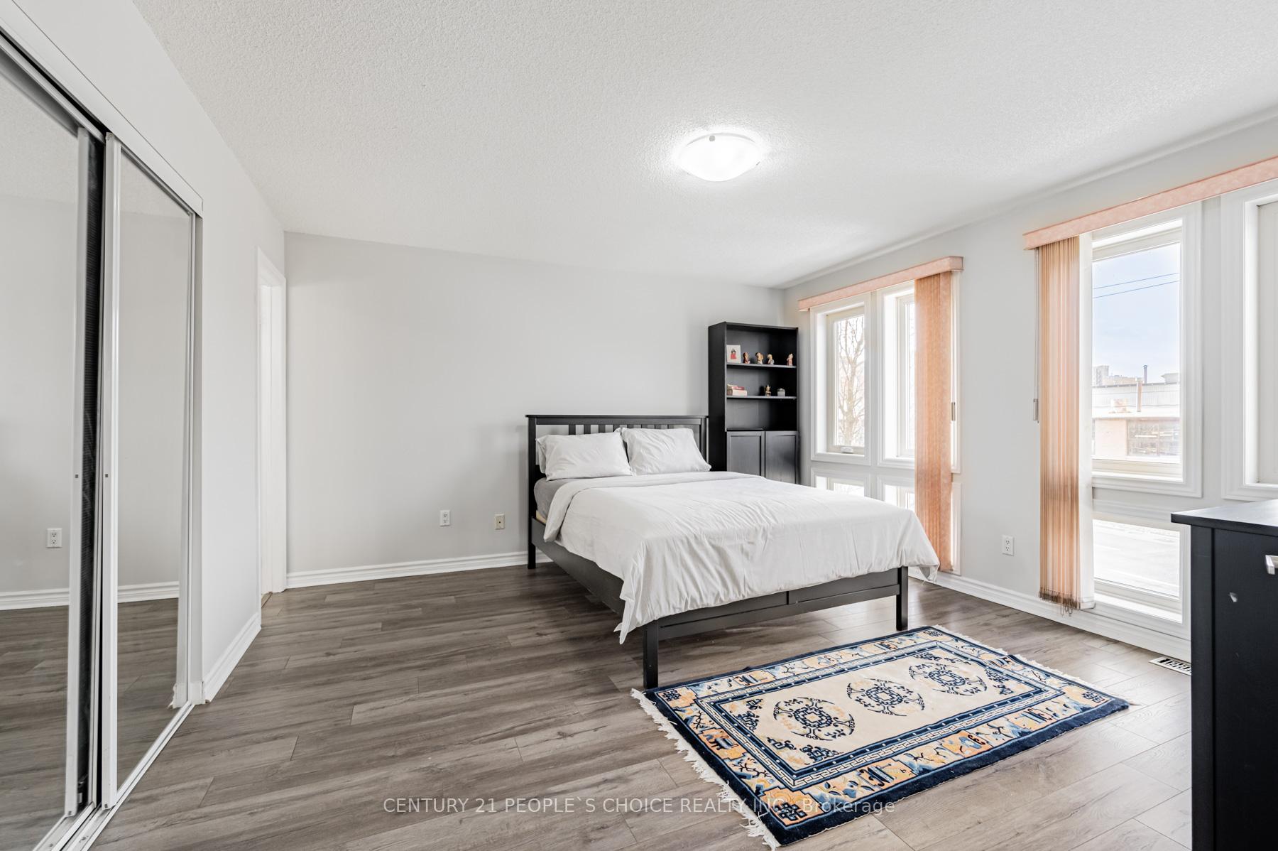 Photo 16 of 229 Islington Avenue, Etobicoke, New Toronto — HOMEH