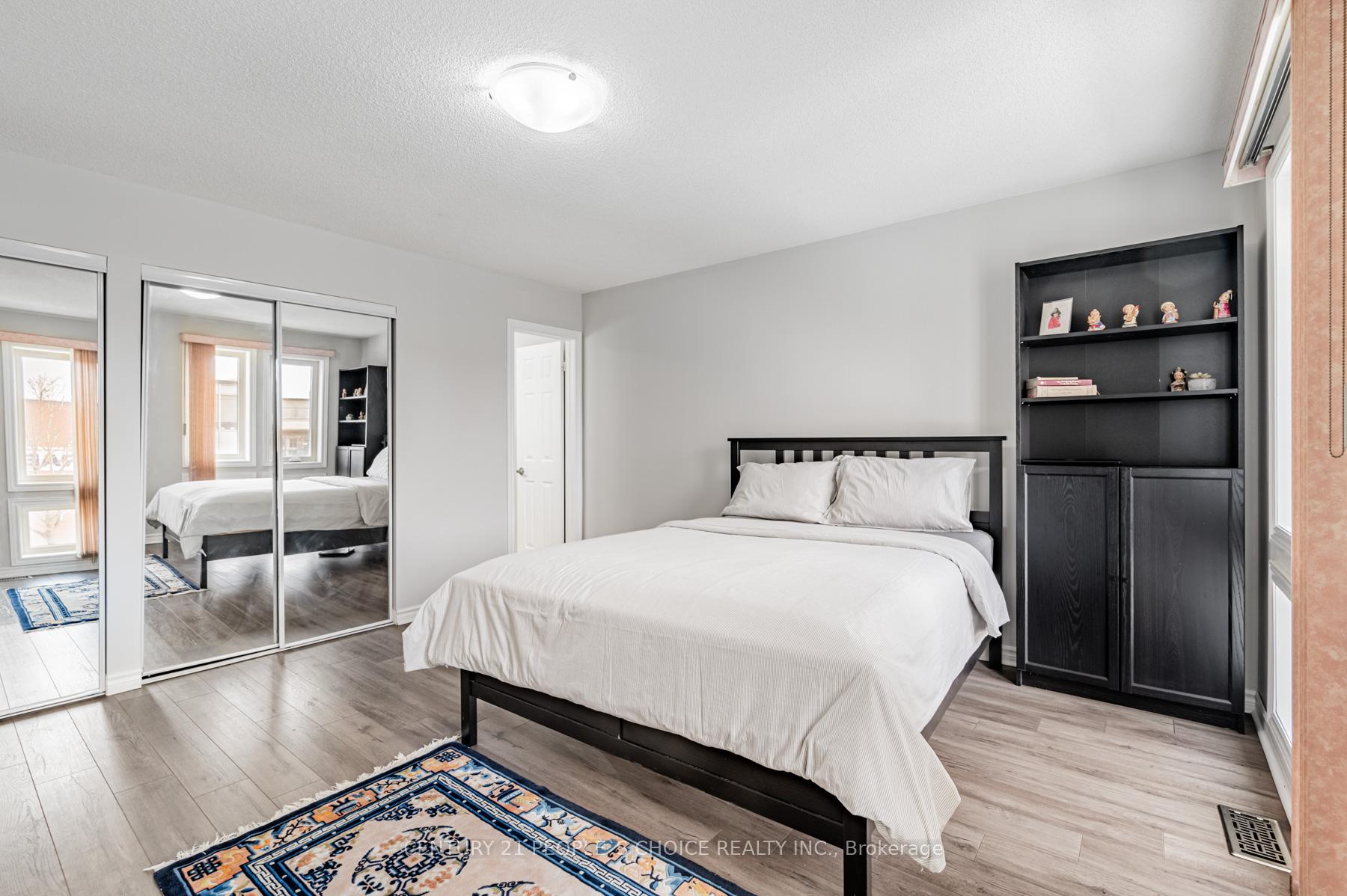 Photo 17 of 229 Islington Avenue, Etobicoke, New Toronto — HOMEH