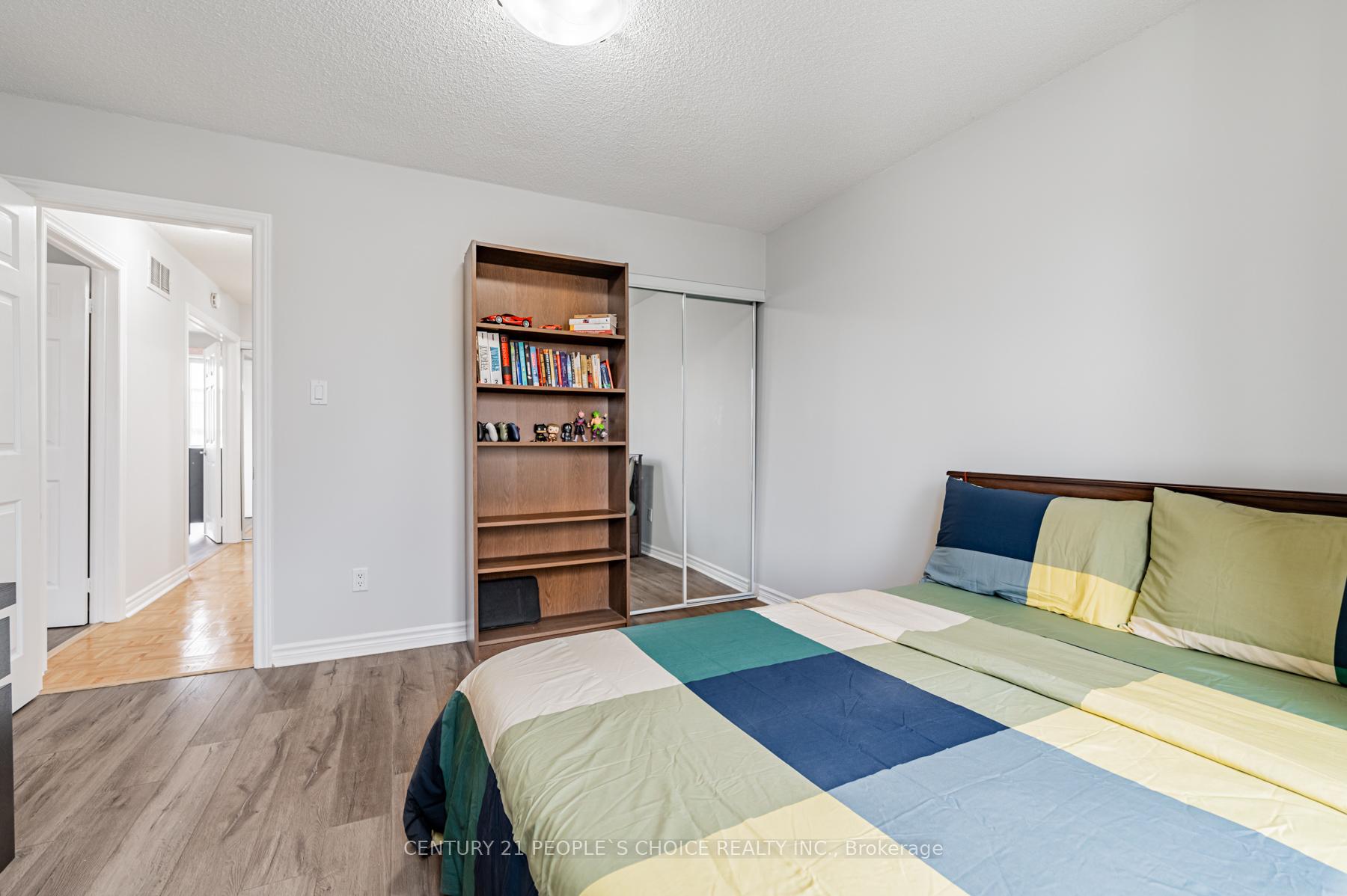 Photo 20 of 229 Islington Avenue, Etobicoke, New Toronto — HOMEH