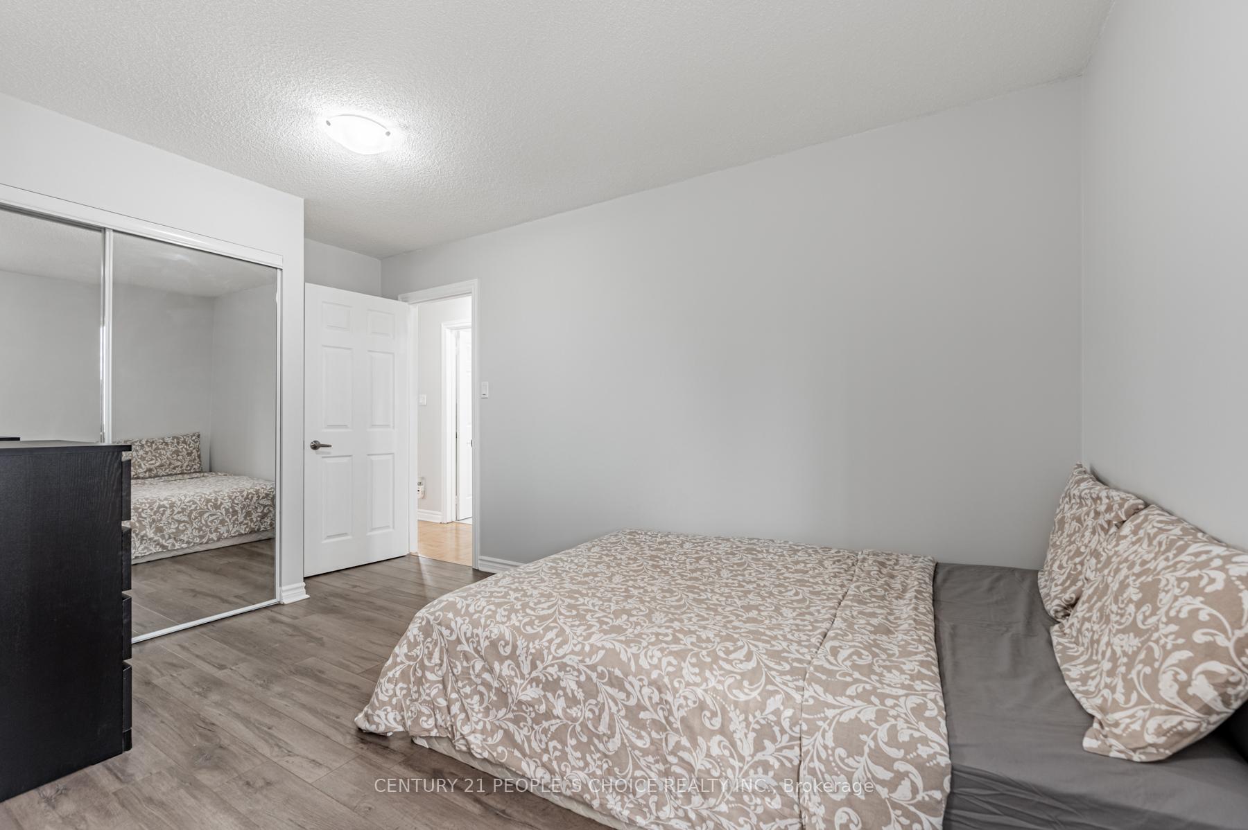 Photo 22 of 229 Islington Avenue, Etobicoke, New Toronto — HOMEH