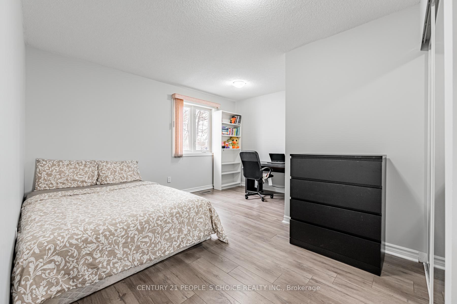Photo 23 of 229 Islington Avenue, Etobicoke, New Toronto — HOMEH