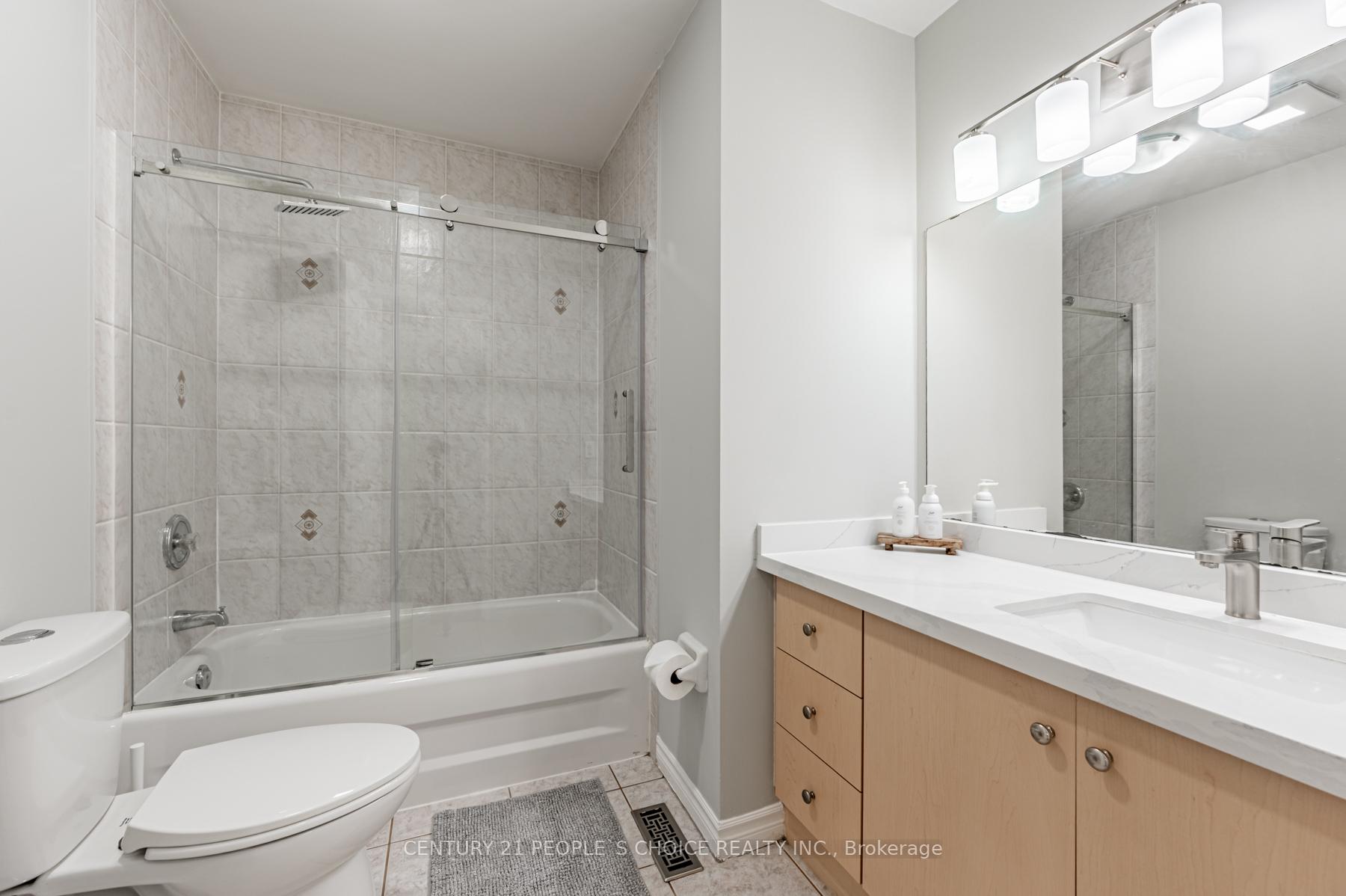 Photo 25 of 229 Islington Avenue, Etobicoke, New Toronto — HOMEH
