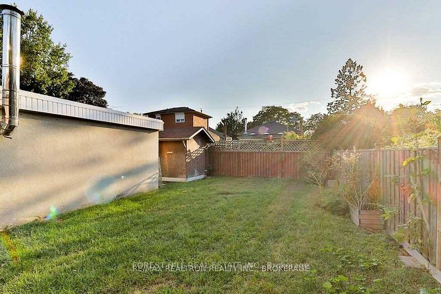 Photo 6 of Unit (Main), 258 Delta Street, Etobicoke, Alderwood — HOMEH