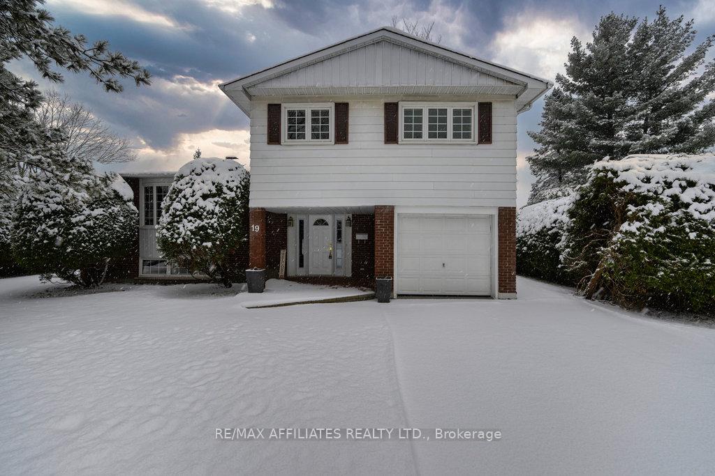 Photo 1 of 19 Wedgewood Crescent, Ottawa, Blackburn Hamlet — HOMEH
