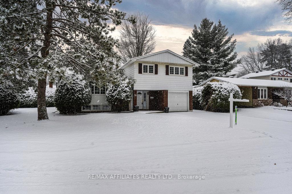 Photo 2 of 19 Wedgewood Crescent, Ottawa, Blackburn Hamlet — HOMEH