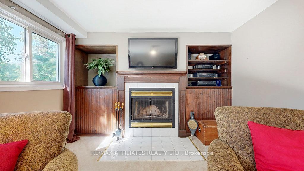 Photo 5 of 19 Wedgewood Crescent, Ottawa, Blackburn Hamlet — HOMEH