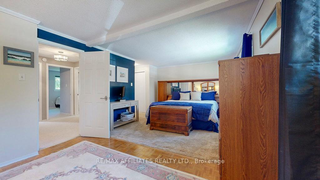Photo 14 of 19 Wedgewood Crescent, Ottawa, Blackburn Hamlet — HOMEH