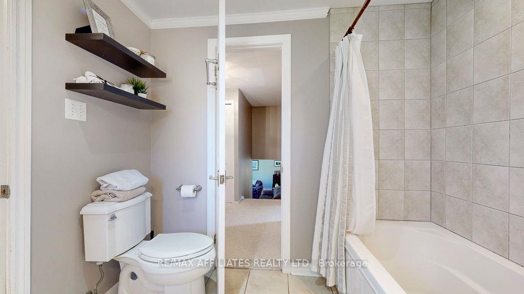 Photo 17 of 19 Wedgewood Crescent, Ottawa, Blackburn Hamlet — HOMEH