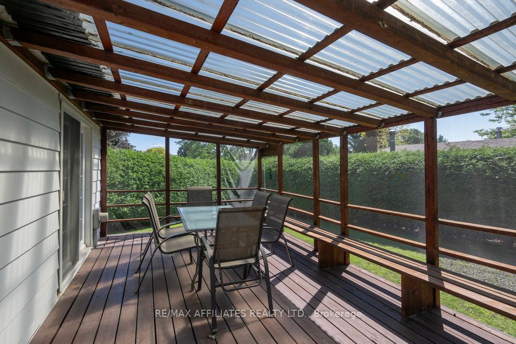 Photo 23 of 19 Wedgewood Crescent, Ottawa, Blackburn Hamlet — HOMEH