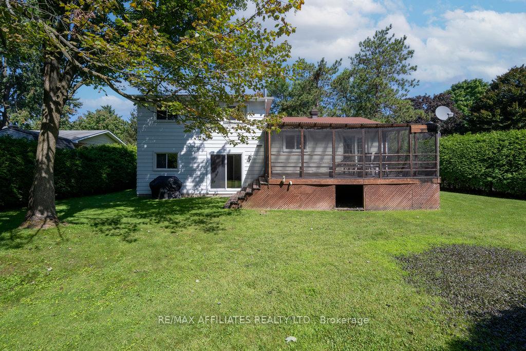 Photo 25 of 19 Wedgewood Crescent, Ottawa, Blackburn Hamlet — HOMEH
