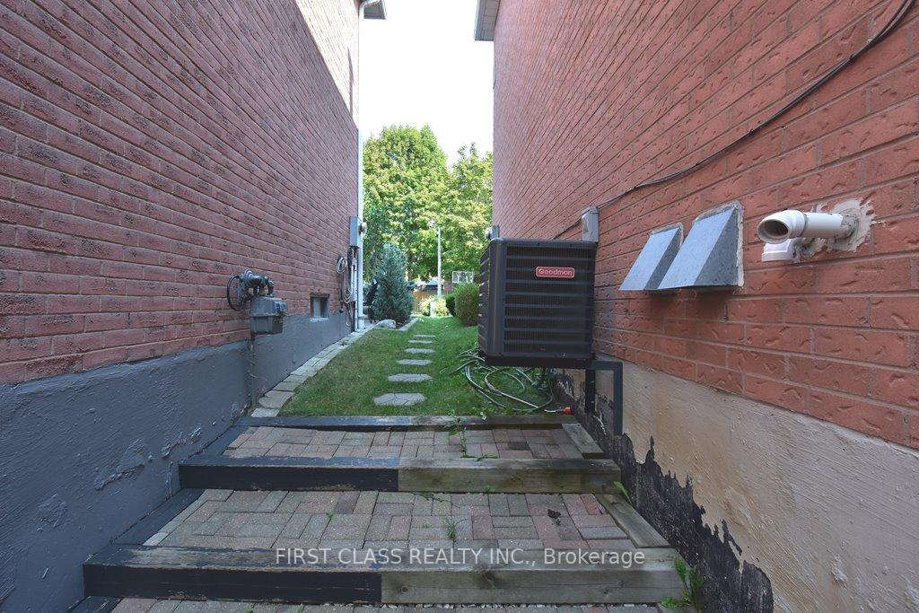 Photo 3 of Unit bsmt, 15 Carle Crescent, Ajax, Central West — HOMEH