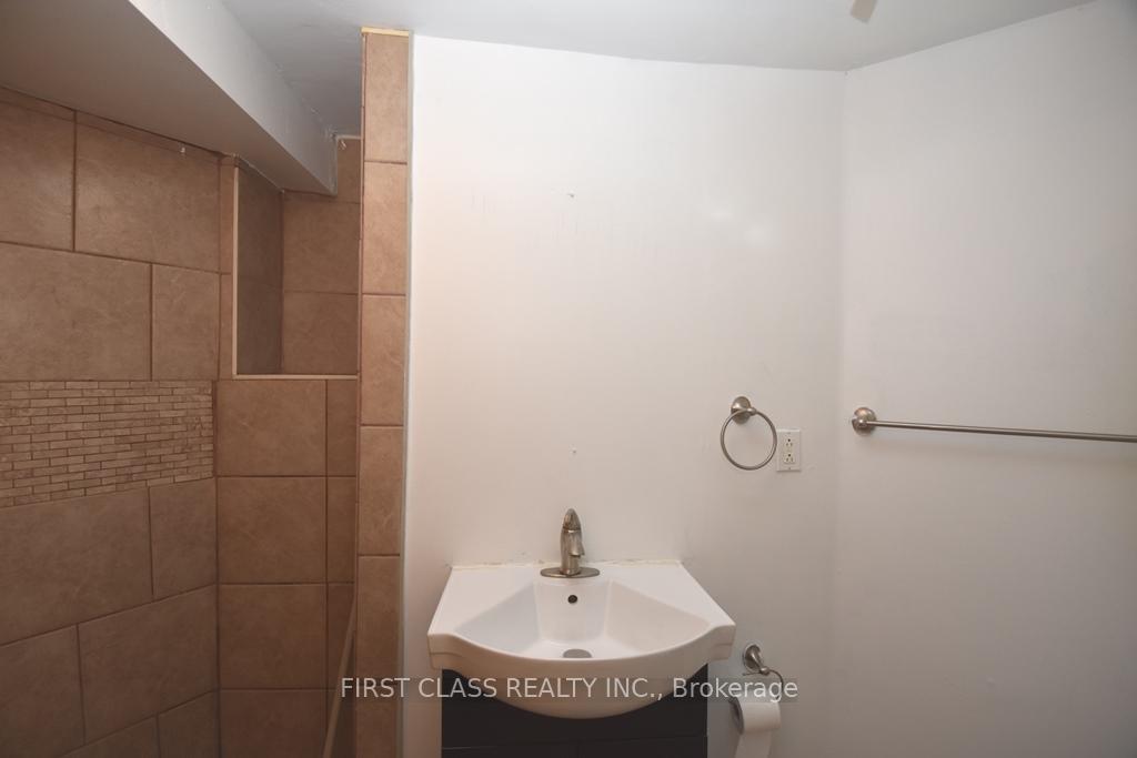Photo 12 of Unit bsmt, 15 Carle Crescent, Ajax, Central West — HOMEH