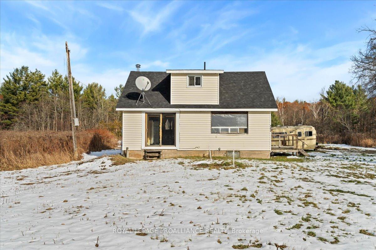 Photo 2 of 702 French Settlement Road N, Tweed, Elzevir (Twp) — HOMEH