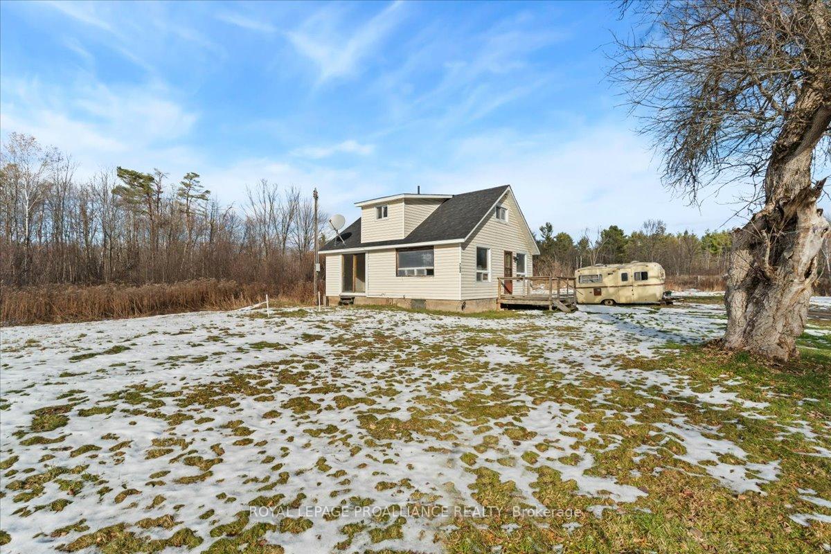 Photo 3 of 702 French Settlement Road N, Tweed, Elzevir (Twp) — HOMEH