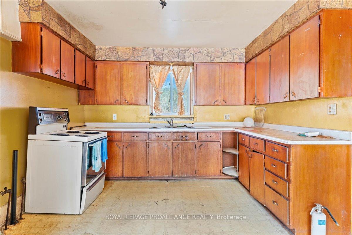 Photo 11 of 702 French Settlement Road N, Tweed, Elzevir (Twp) — HOMEH