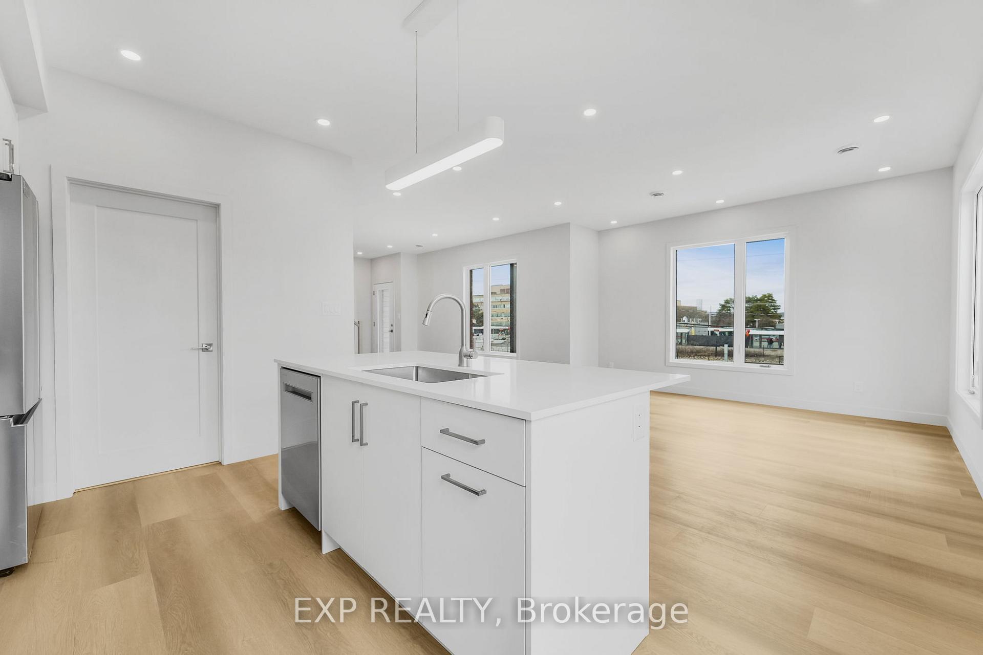 Photo 9 of Unit A, 2 Caroline Avenue, Ottawa, Ottawa West — HOMEH