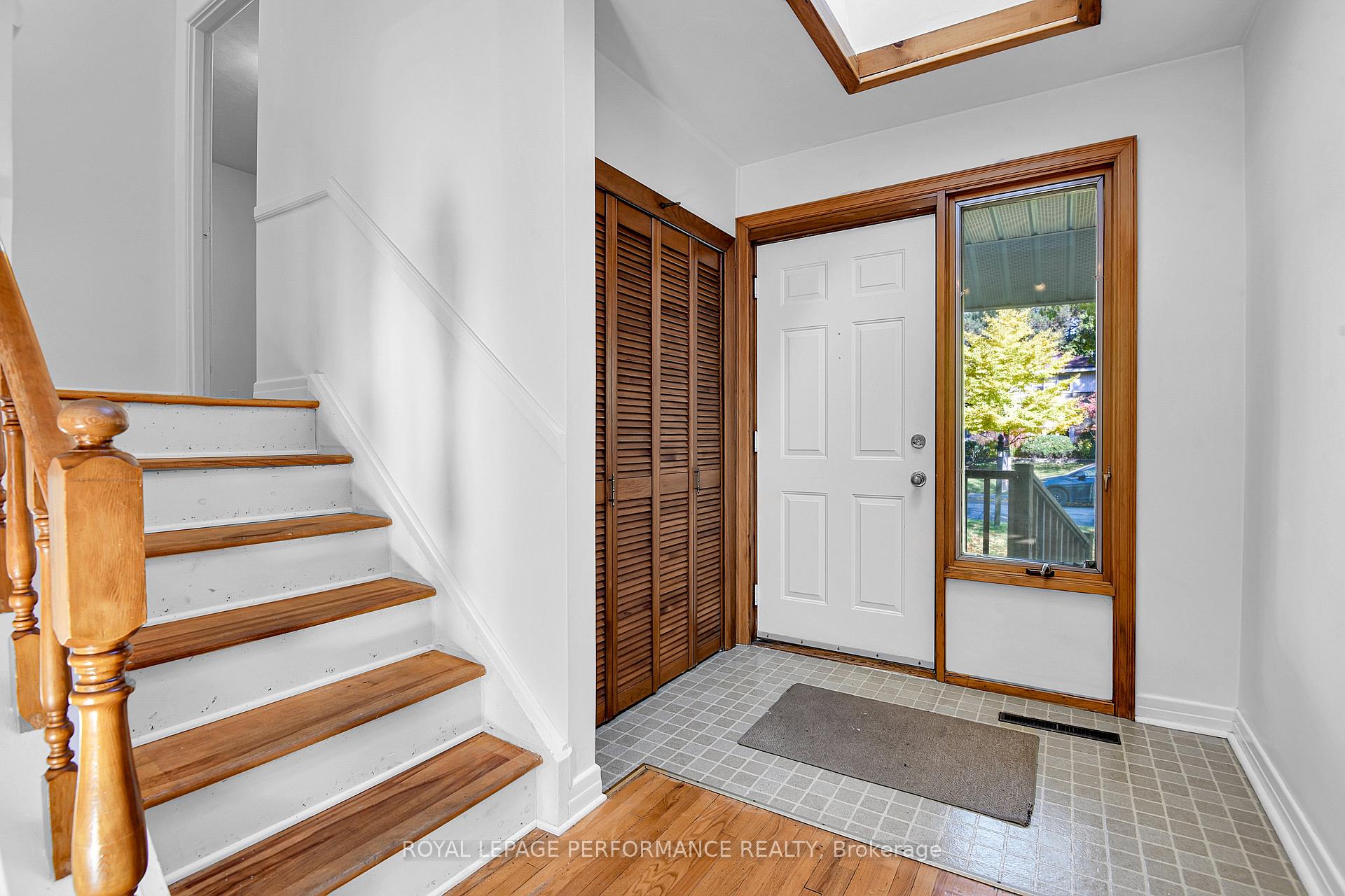 Photo 3 of 1394 Wesmar Drive, Ottawa, Alta Vista — HOMEH