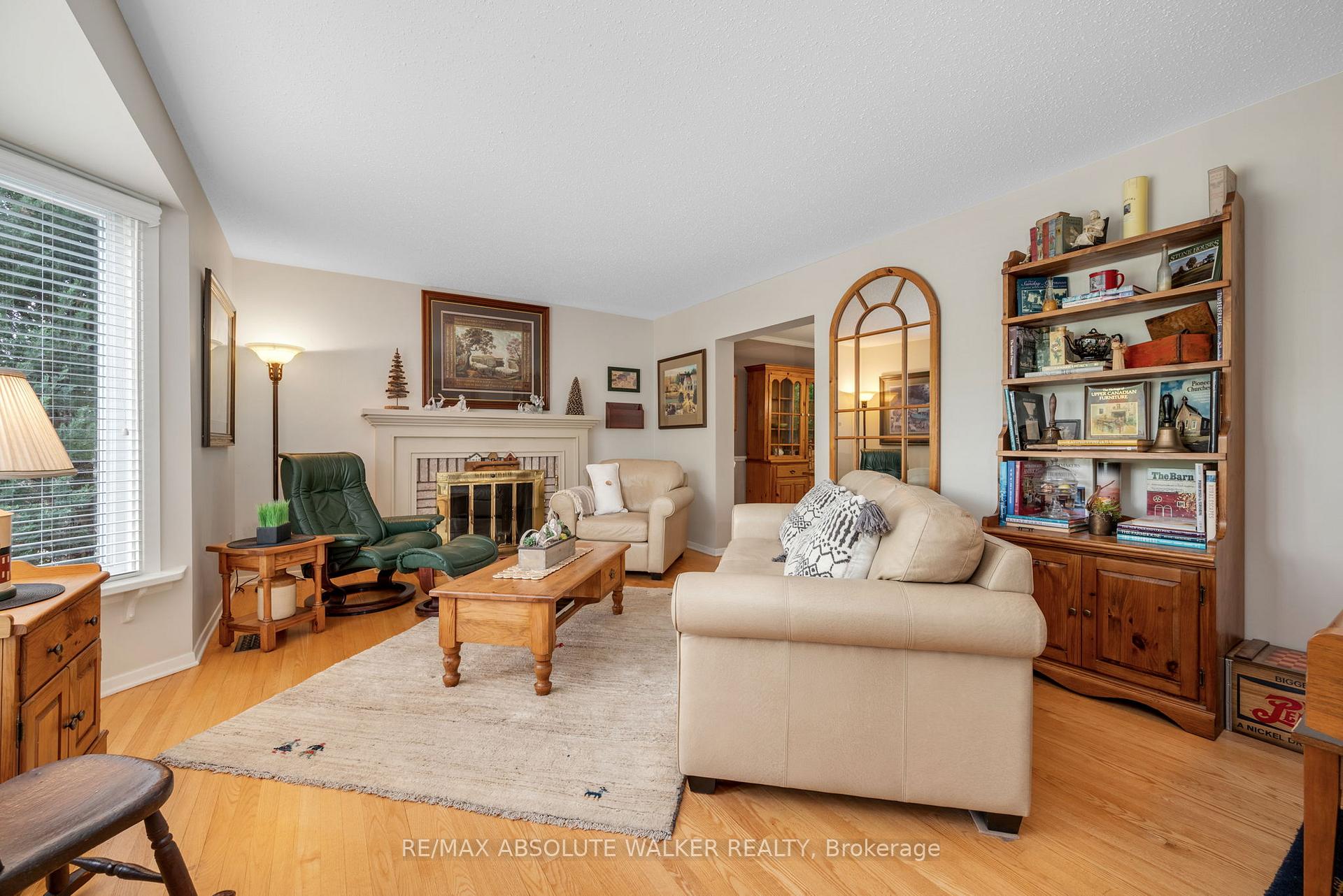 Photo 2 of 2372 Ogilvie Road, Ottawa, Beacon Hill North — HOMEH