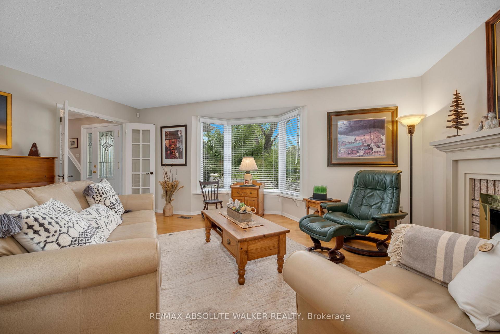 Photo 6 of 2372 Ogilvie Road, Ottawa, Beacon Hill North — HOMEH