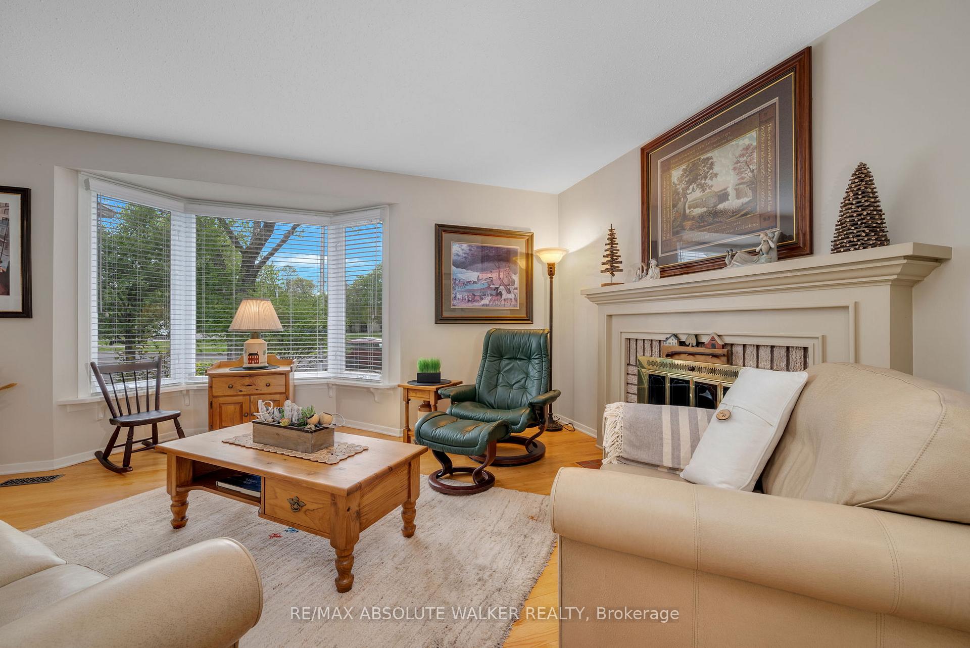 Photo 7 of 2372 Ogilvie Road, Ottawa, Beacon Hill North — HOMEH