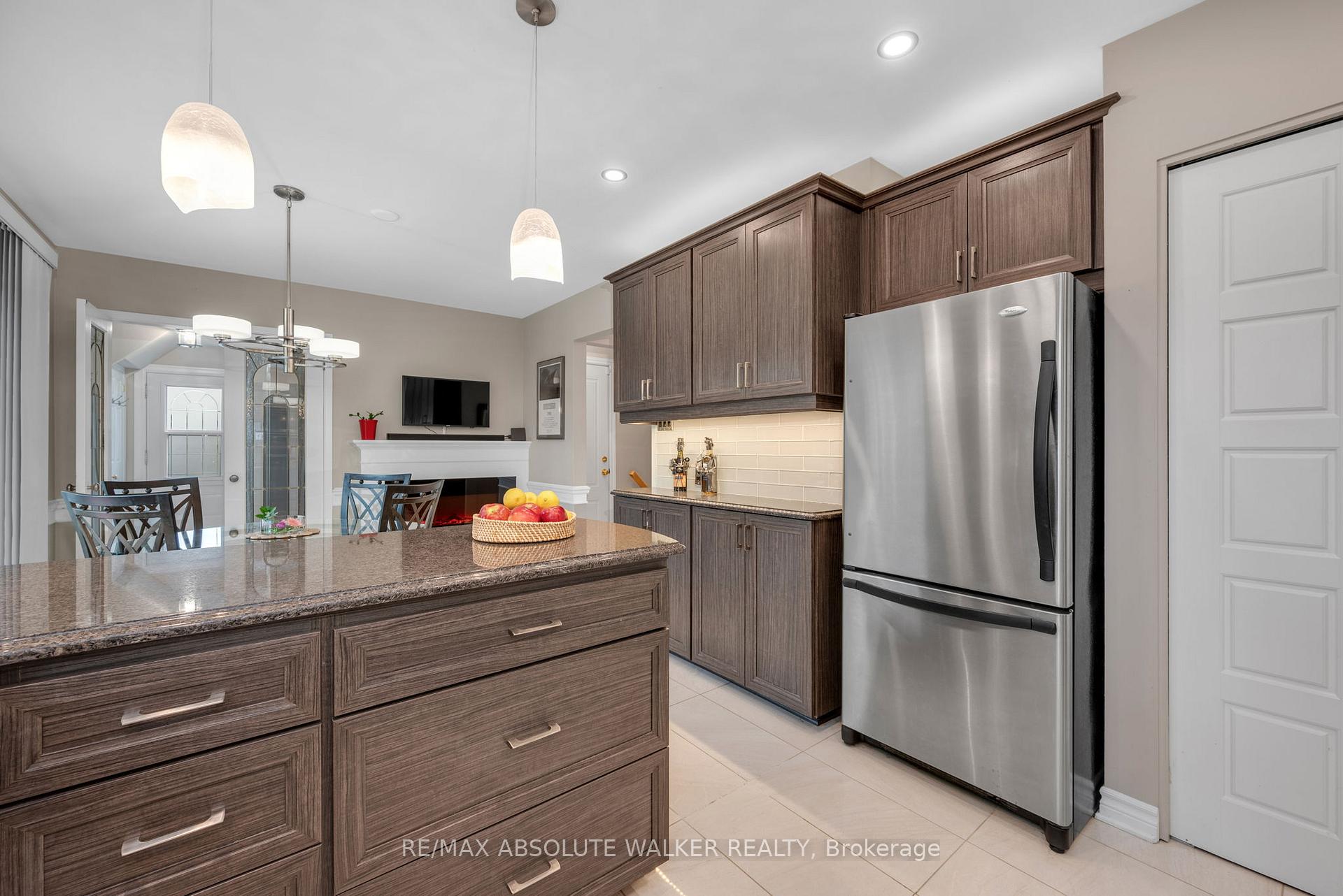Photo 21 of 2372 Ogilvie Road, Ottawa, Beacon Hill North — HOMEH