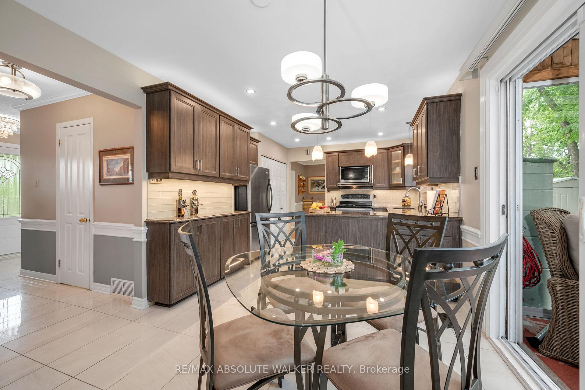 Photo 13 of 2372 Ogilvie Road, Ottawa, Beacon Hill North — HOMEH