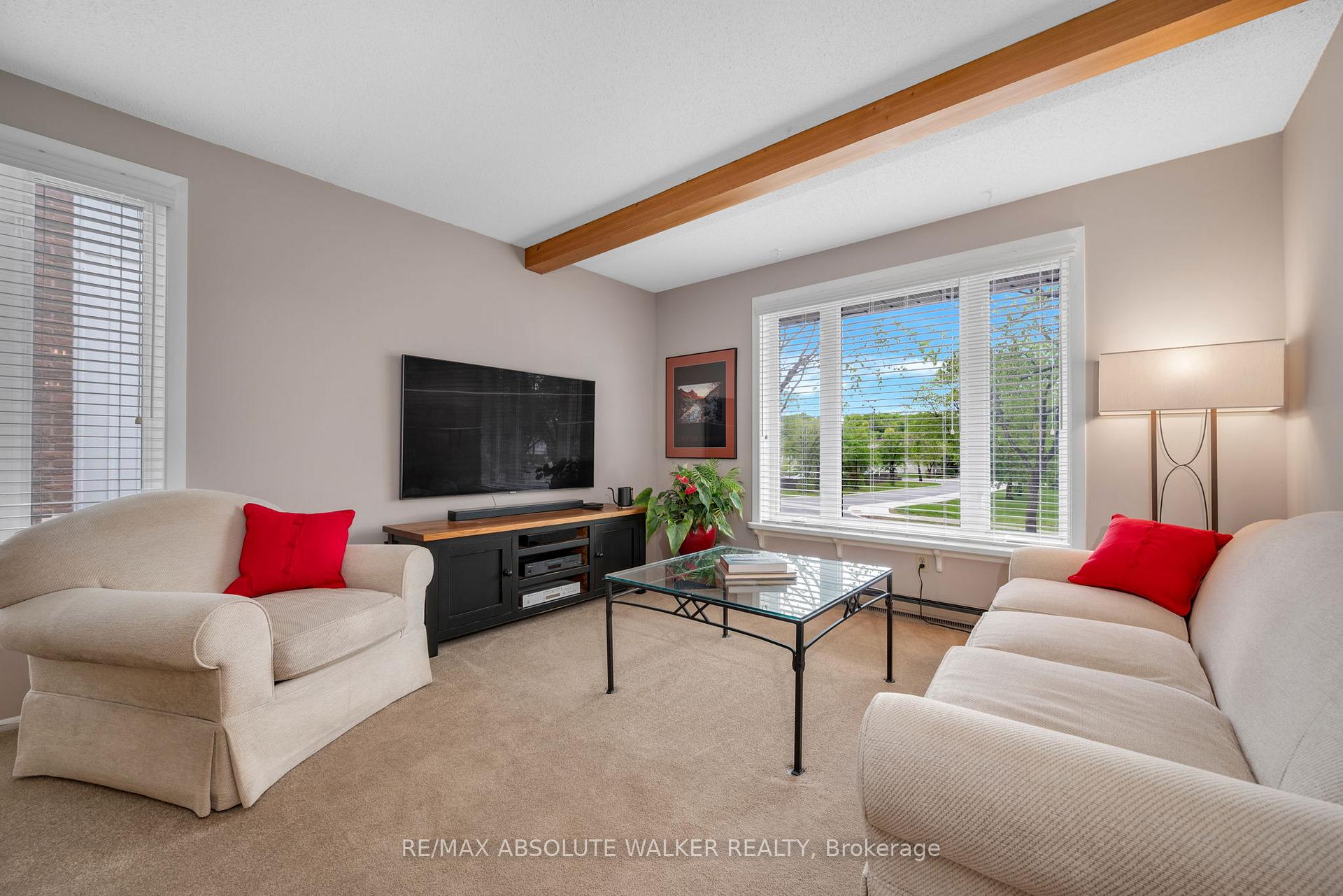 Photo 14 of 2372 Ogilvie Road, Ottawa, Beacon Hill North — HOMEH