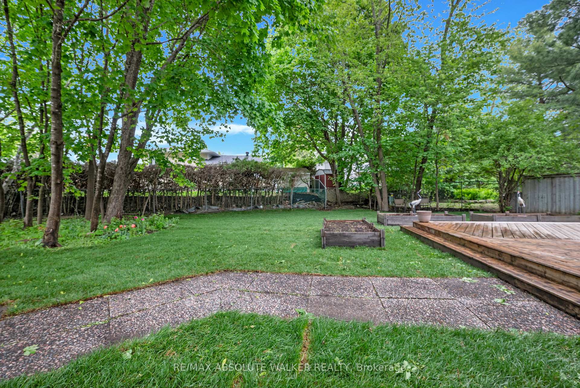 Photo 37 of 2372 Ogilvie Road, Ottawa, Beacon Hill North — HOMEH