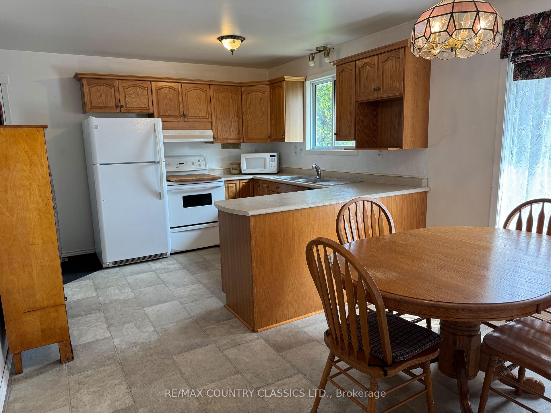 Photo 4 of 18 Sherbourne Street S, Bancroft, Bancroft Ward — HOMEH