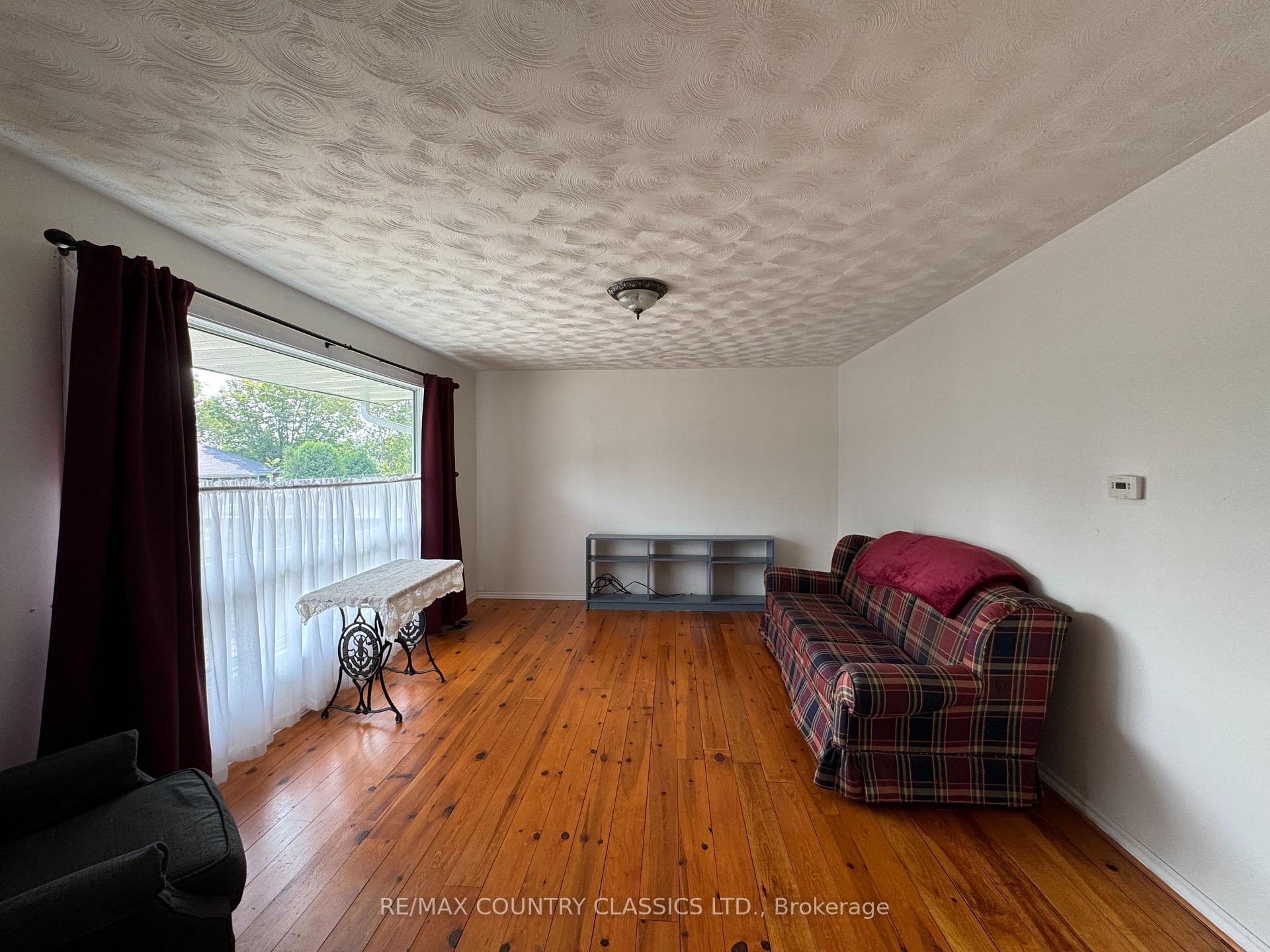 Photo 10 of 18 Sherbourne Street S, Bancroft, Bancroft Ward — HOMEH