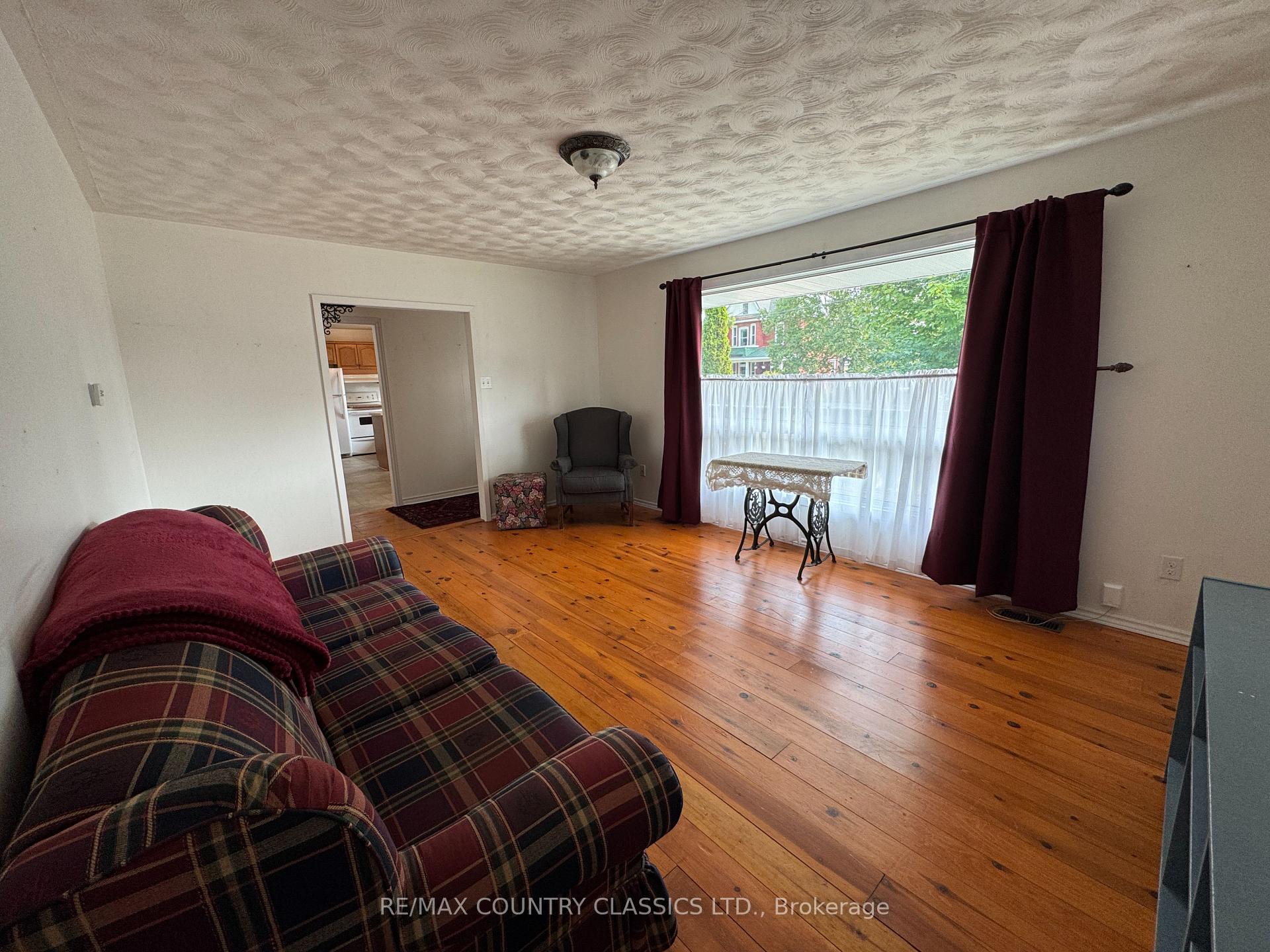 Photo 11 of 18 Sherbourne Street S, Bancroft, Bancroft Ward — HOMEH