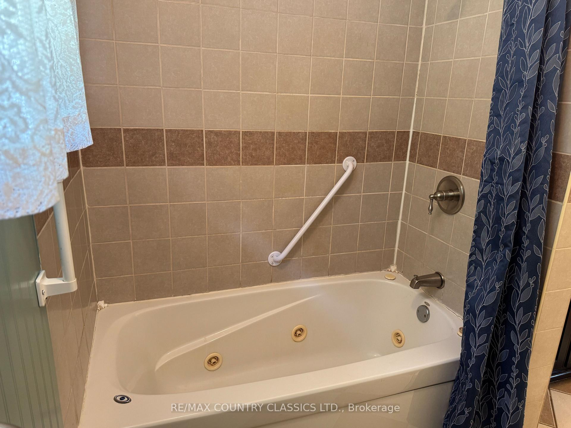 Photo 17 of 18 Sherbourne Street S, Bancroft, Bancroft Ward — HOMEH