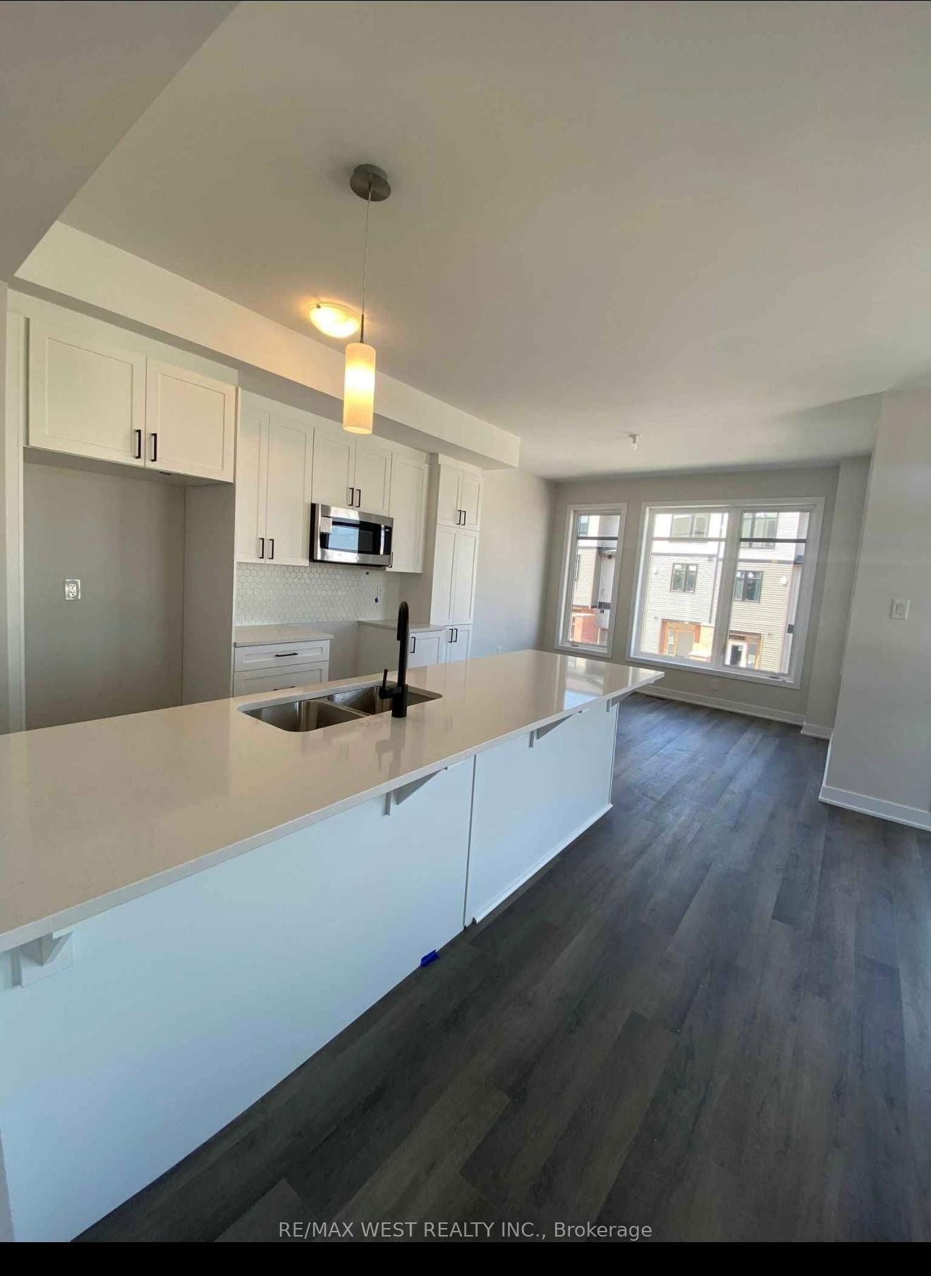 Photo 3 of 216 Tussock Private, Ottawa, Blossom Park/Kemp Park/Findlay Creek — HOMEH