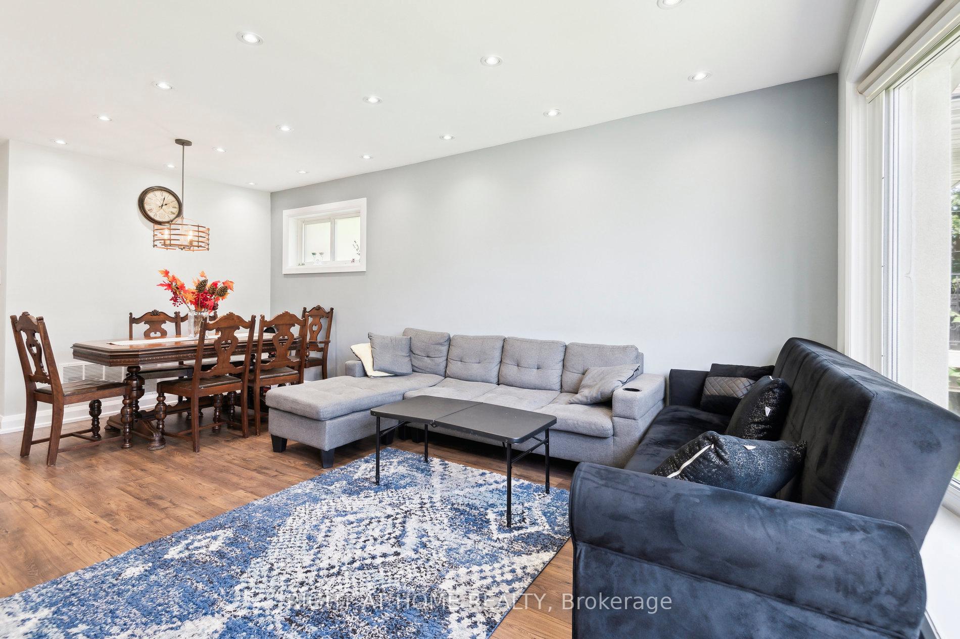 Photo 5 of 74 Westhead Road, Etobicoke, Alderwood — HOMEH