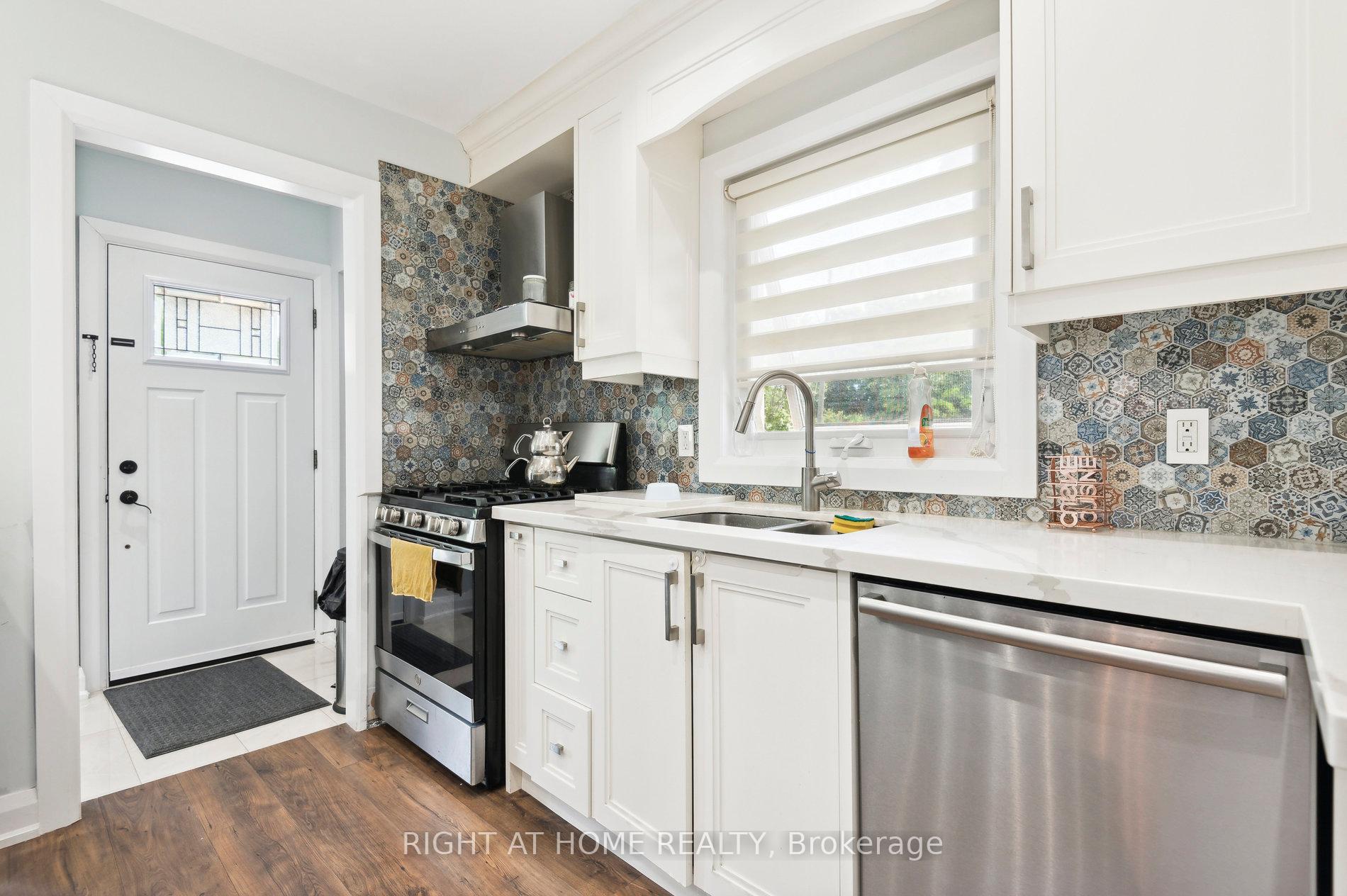 Photo 13 of 74 Westhead Road, Etobicoke, Alderwood — HOMEH