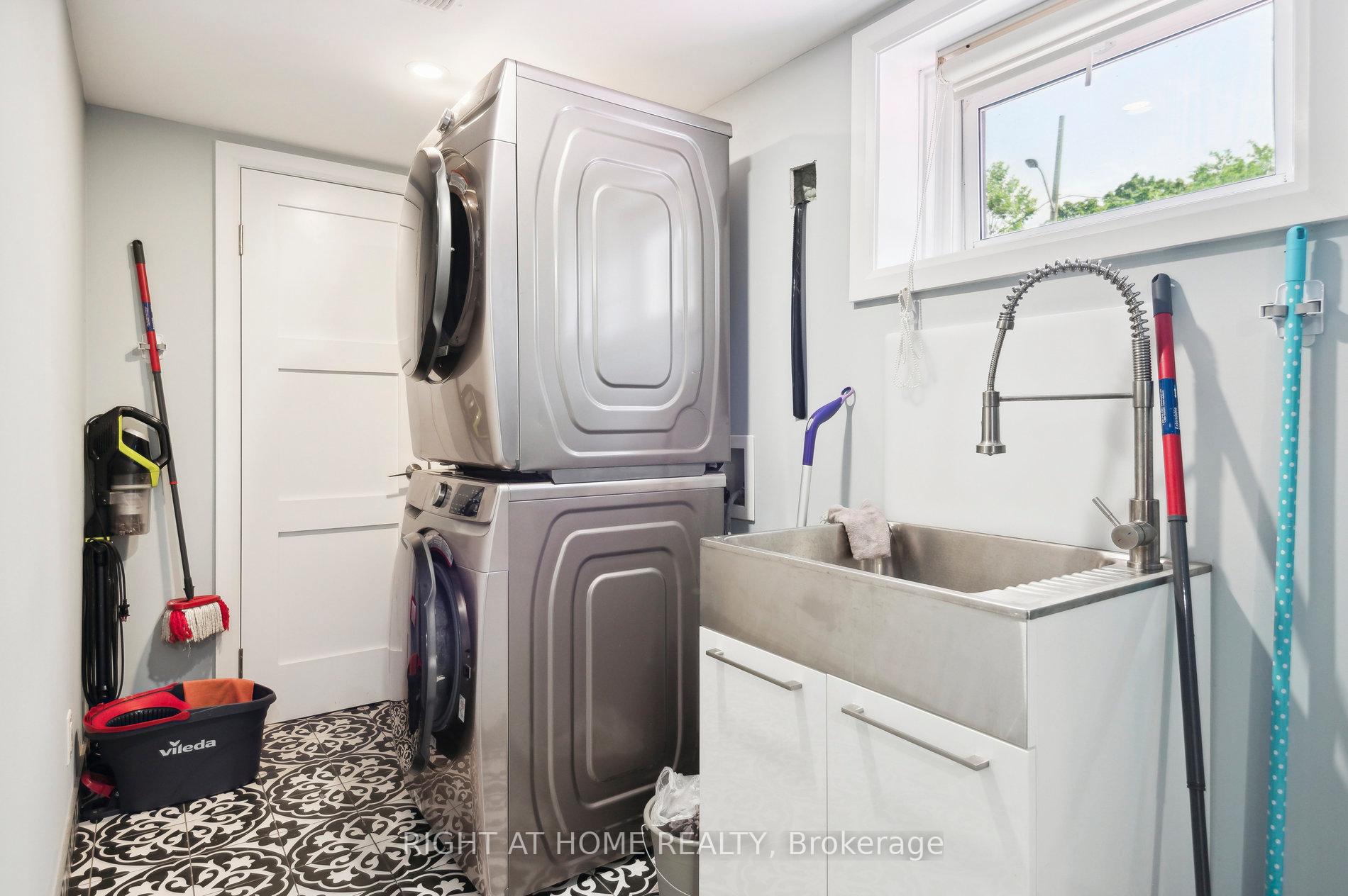 Photo 18 of 74 Westhead Road, Etobicoke, Alderwood — HOMEH