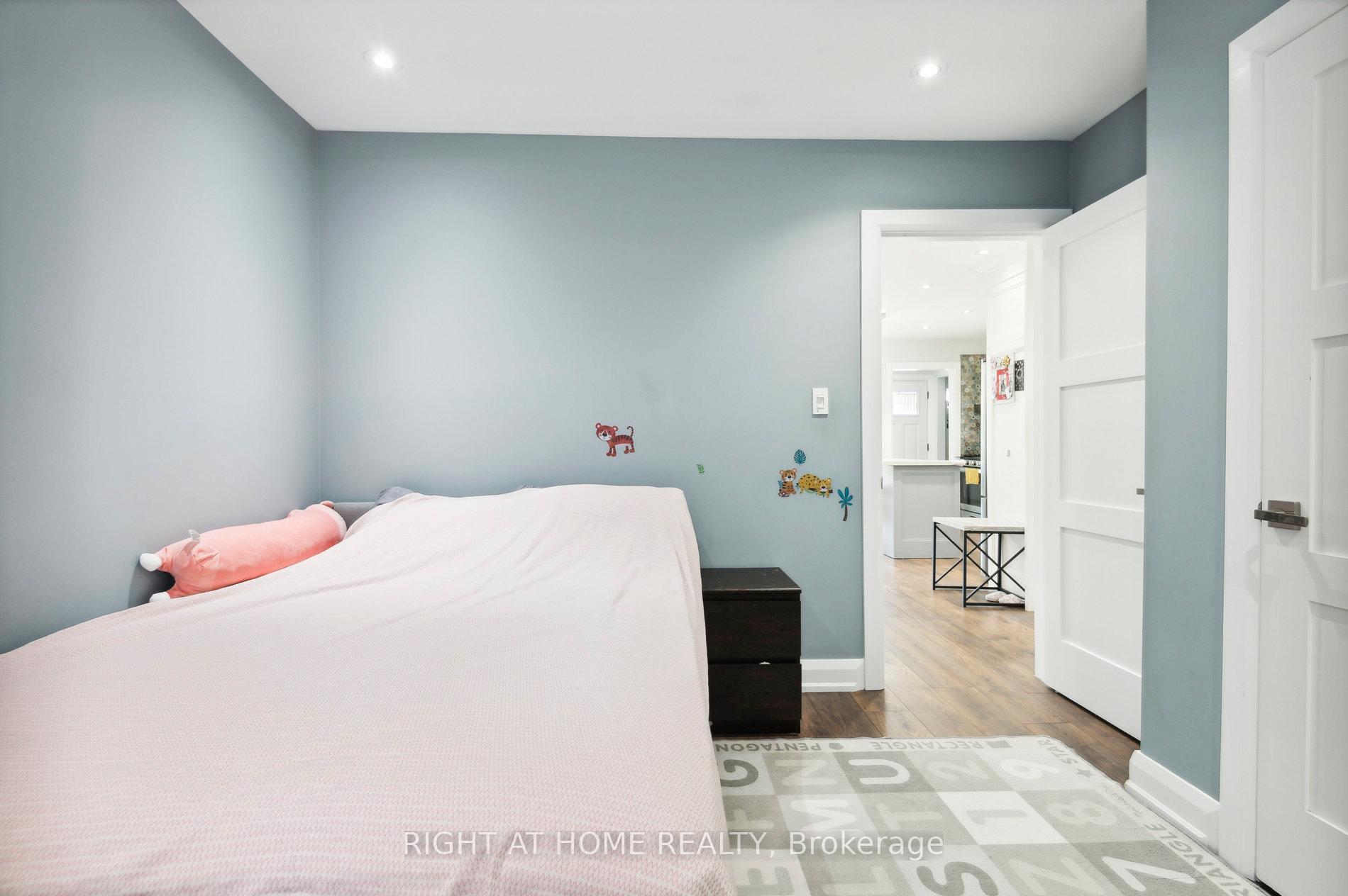 Photo 22 of 74 Westhead Road, Etobicoke, Alderwood — HOMEH