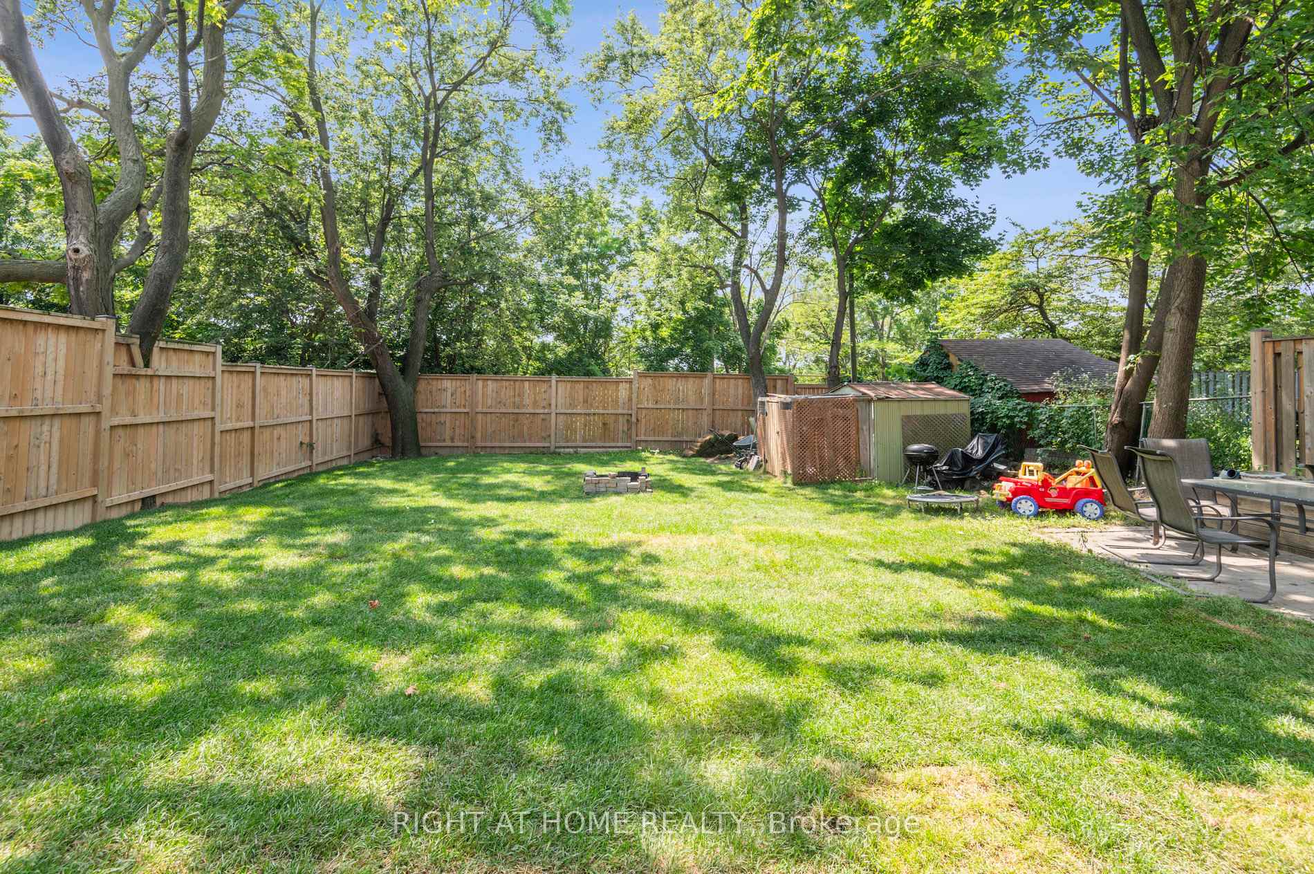 Photo 31 of 74 Westhead Road, Etobicoke, Alderwood — HOMEH