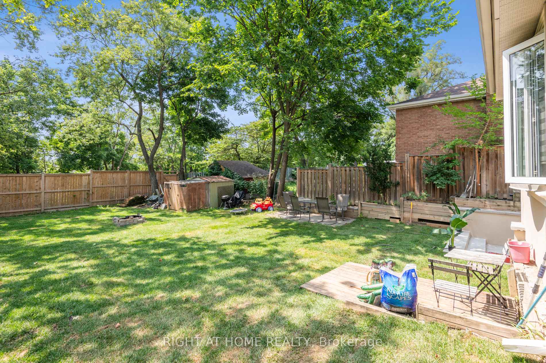 Photo 32 of 74 Westhead Road, Etobicoke, Alderwood — HOMEH