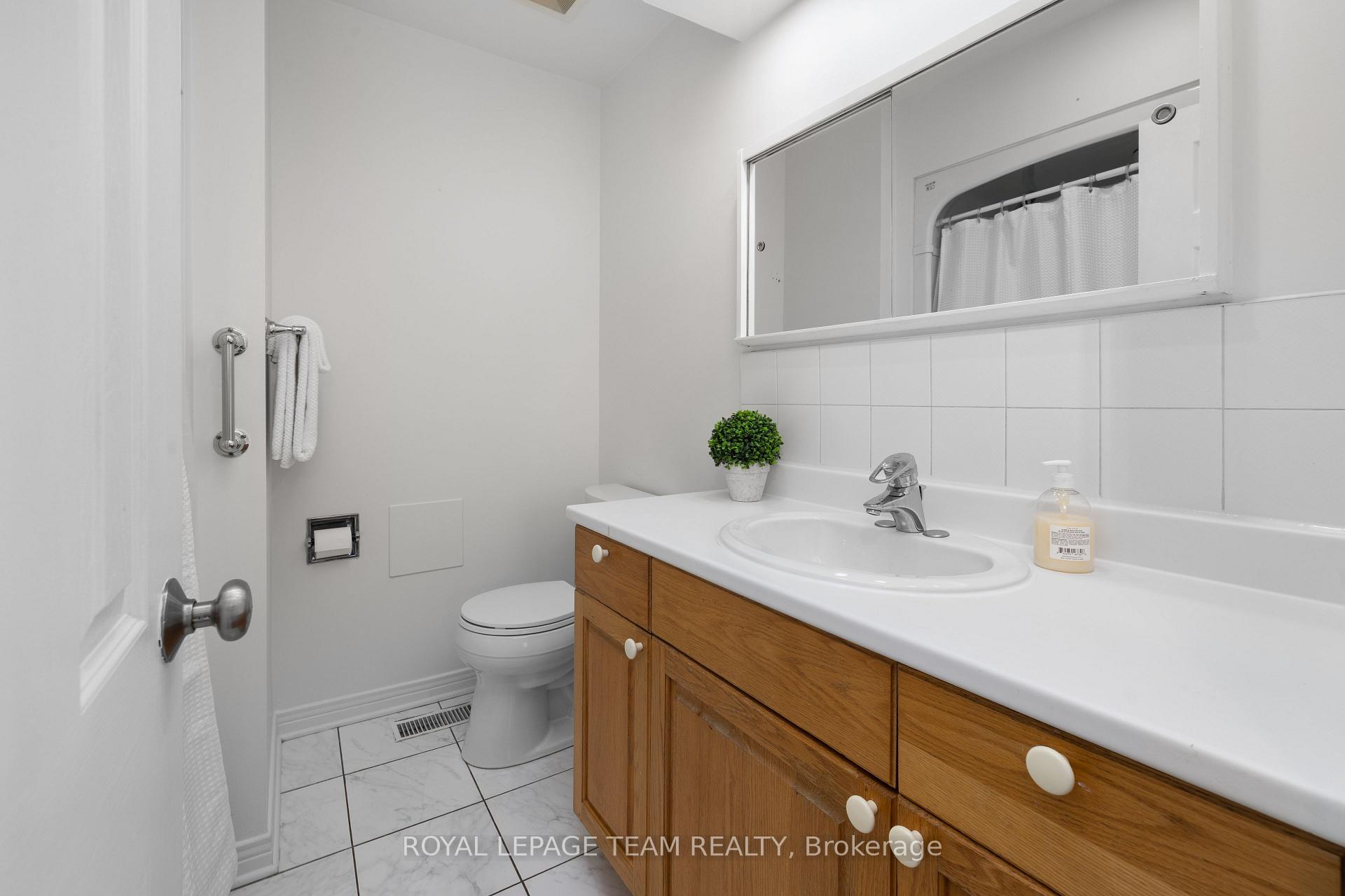 Photo 16 of 17 Cherrywood Drive, Ottawa, Arbeatha Park — HOMEH