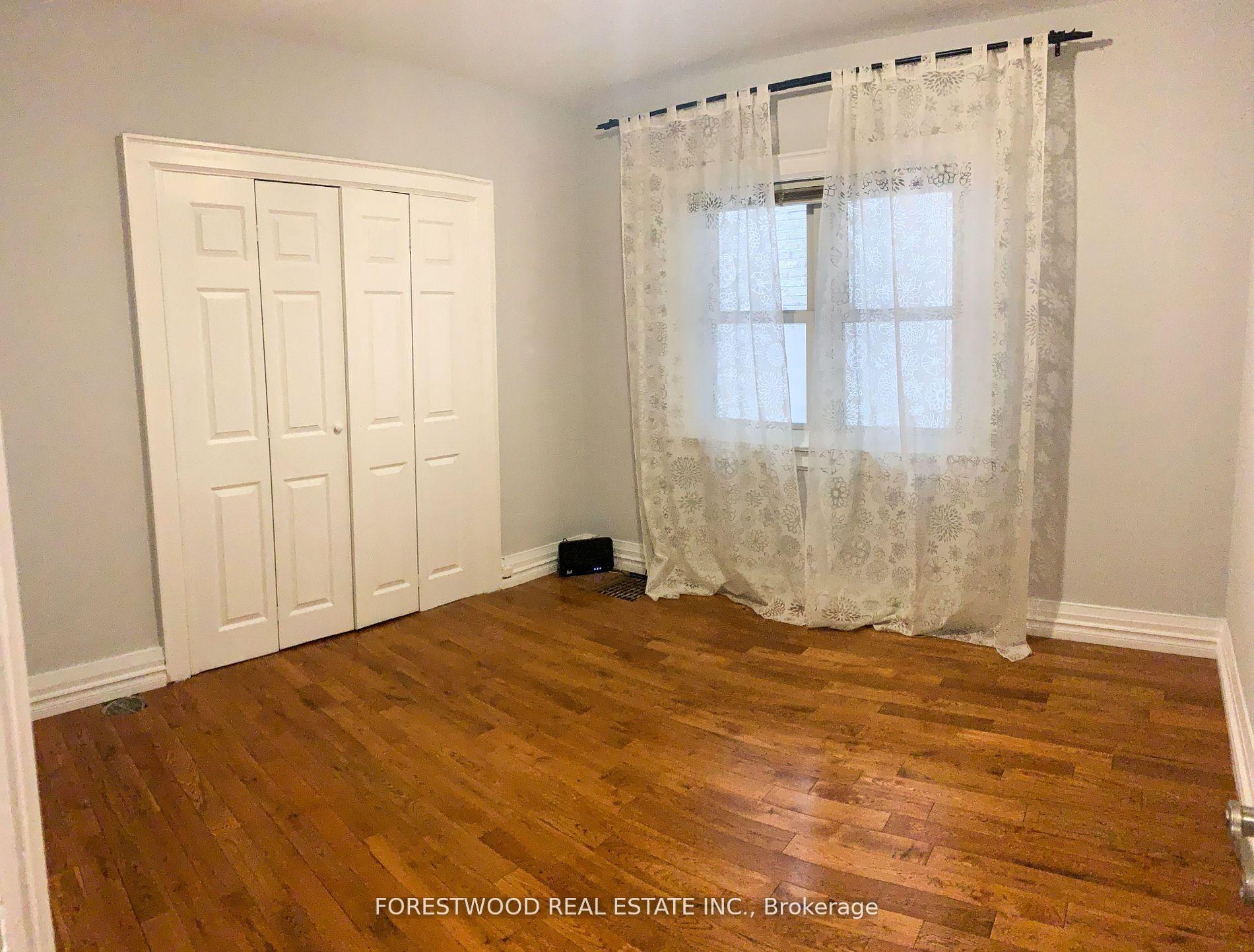 Photo 11 of 26 Thirty Eighth Street, Etobicoke, Long Branch — HOMEH