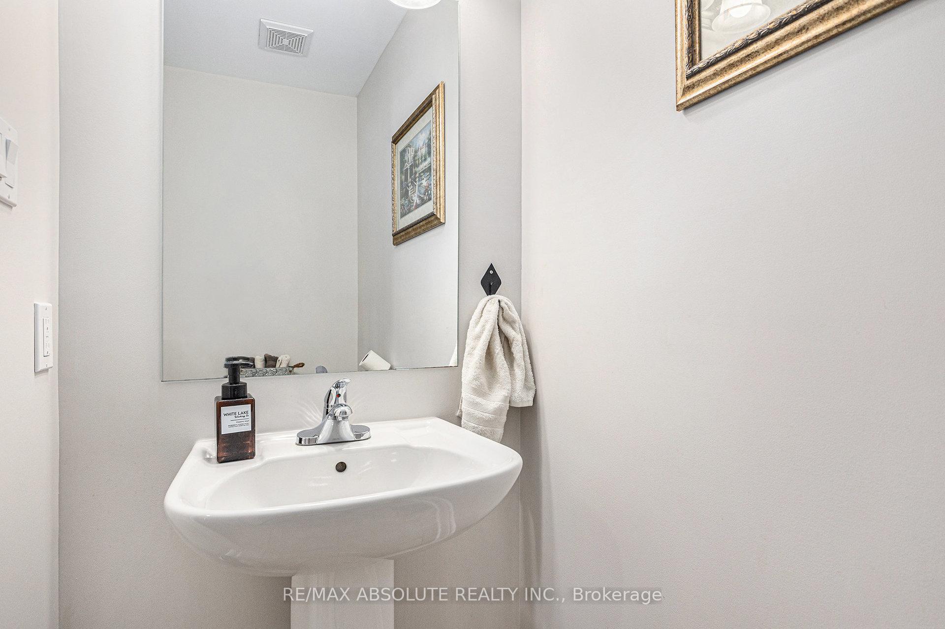Photo 12 of 152 Desmond Trudeau Drive, Arnprior — HOMEH