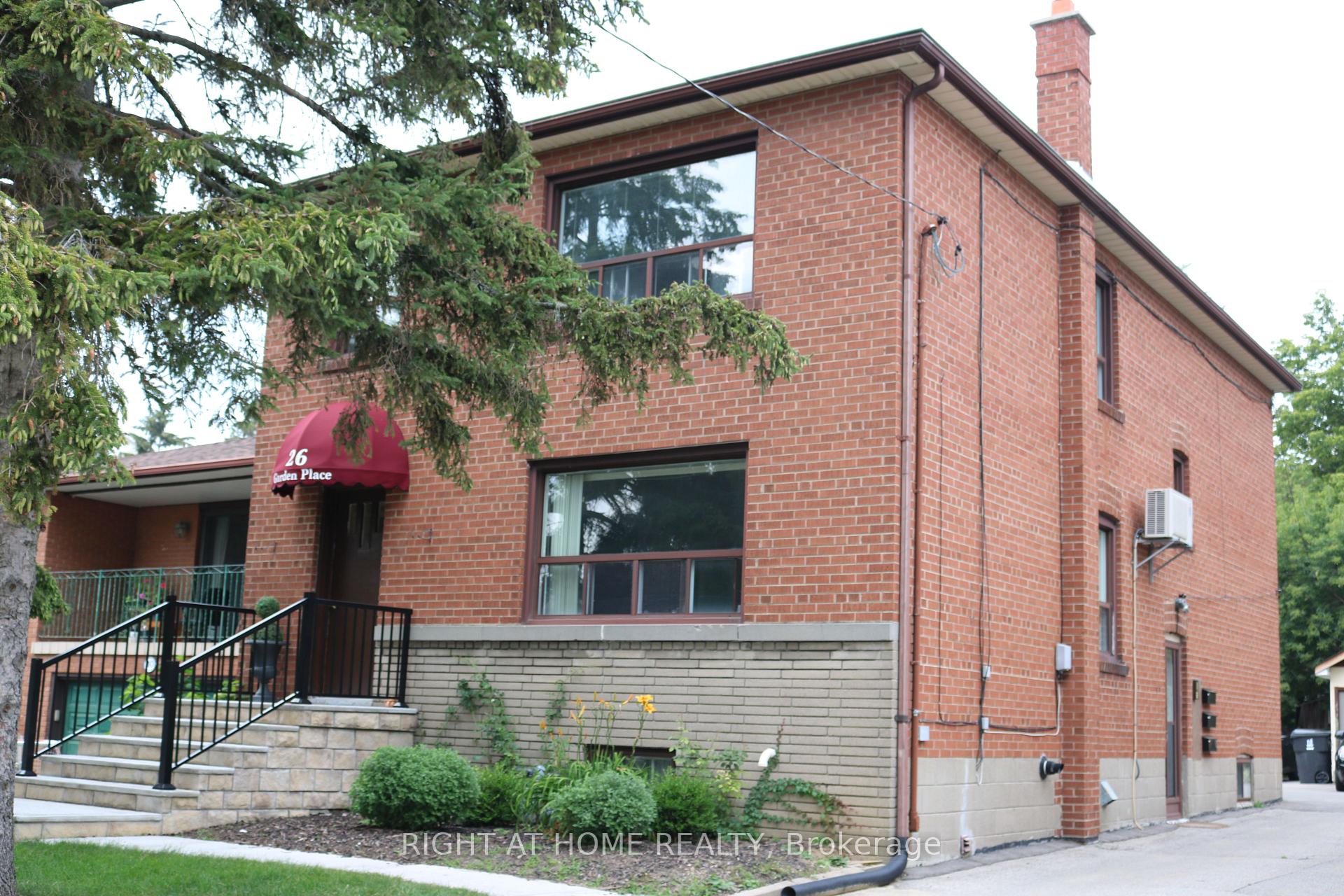 Front of Unit 1, 26 Garden Place