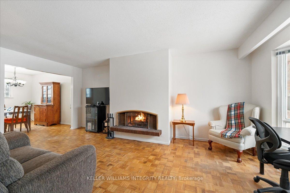 Photo 3 of 43 Valewood Crescent, Ottawa, Blackburn Hamlet — HOMEH