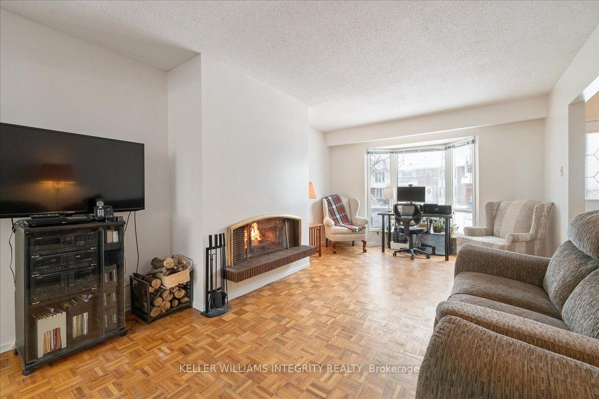 Photo 5 of 43 Valewood Crescent, Ottawa, Blackburn Hamlet — HOMEH