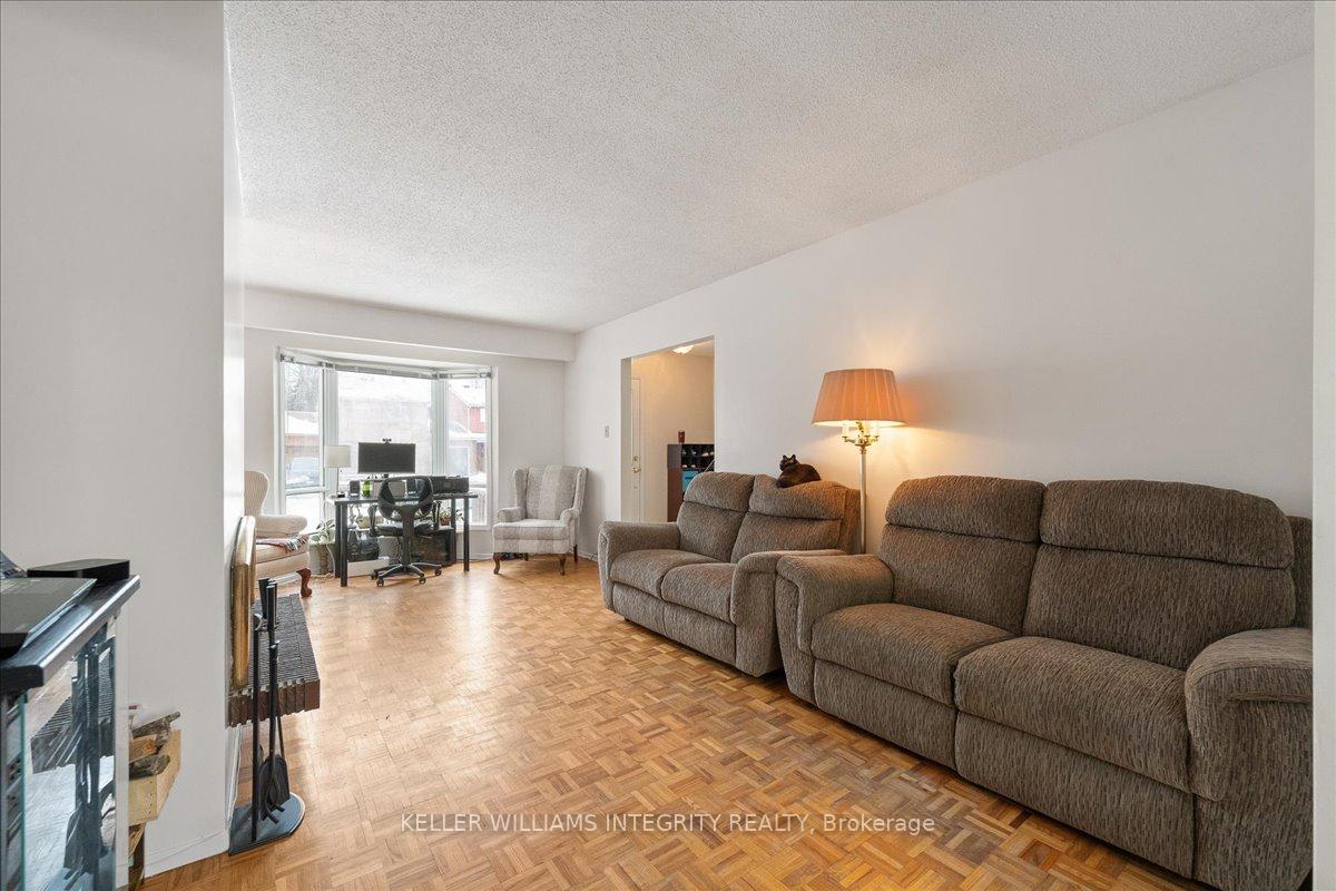 Photo 4 of 43 Valewood Crescent, Ottawa, Blackburn Hamlet — HOMEH