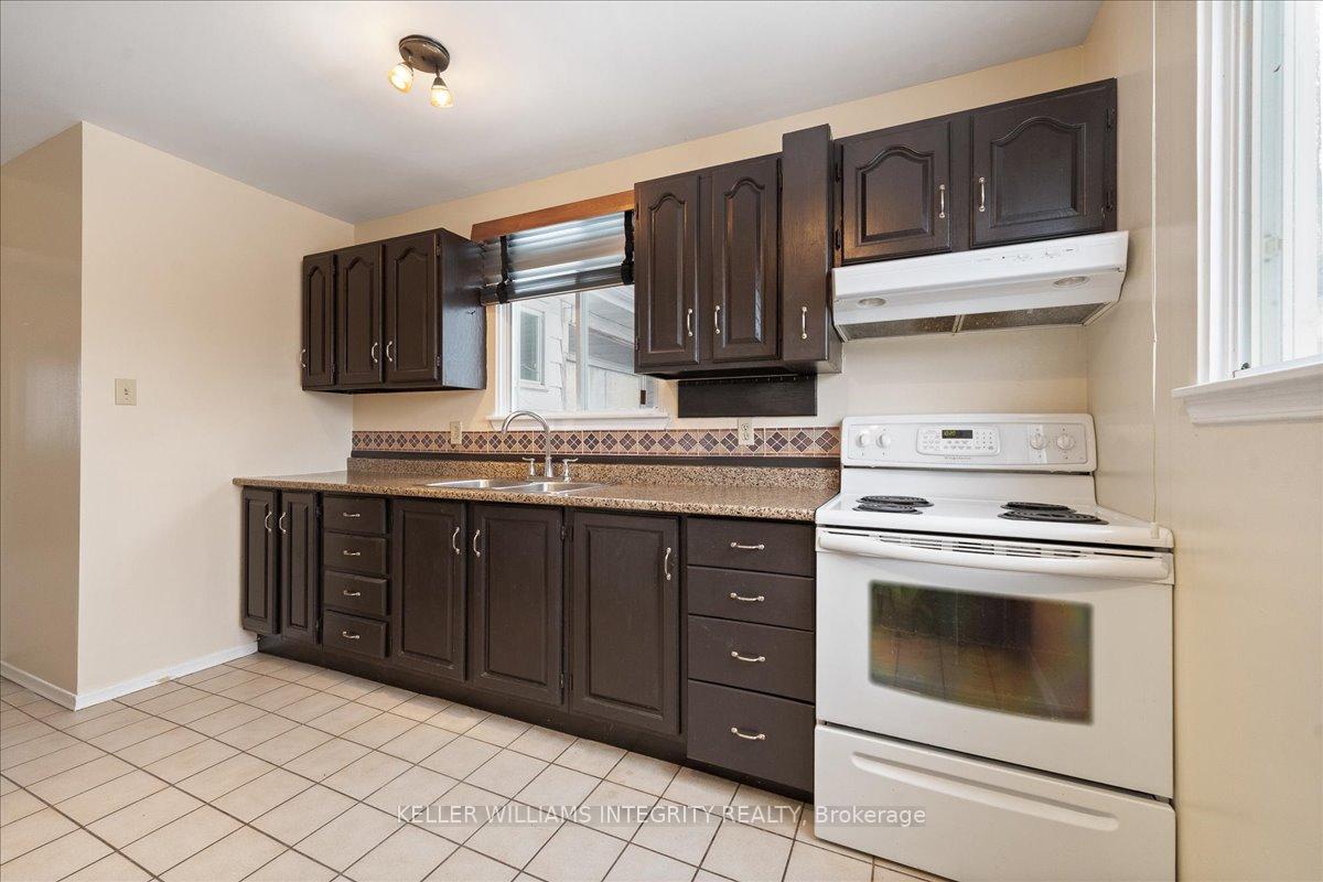 Photo 12 of 43 Valewood Crescent, Ottawa, Blackburn Hamlet — HOMEH