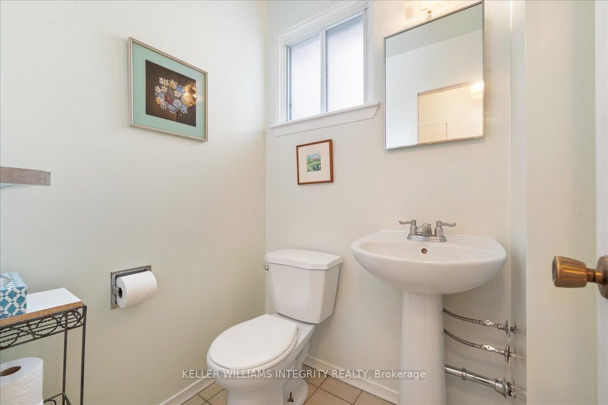 Photo 15 of 43 Valewood Crescent, Ottawa, Blackburn Hamlet — HOMEH